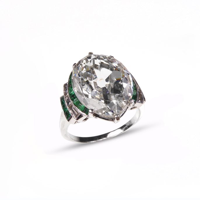Single stone marquise diamond, emerald and diamond ring | MasterArt